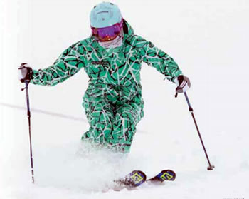 スキーウェア2020】注目の大人気ウェアはこれ！＜レディース編＞